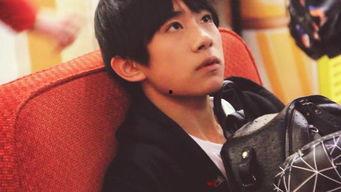 易烊千玺表白爆料视频,网友直呼心动不已！